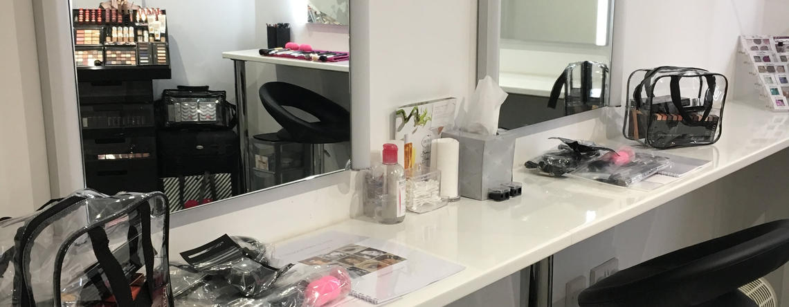 Modern, spacious make-up studio in the heart of Llandudno